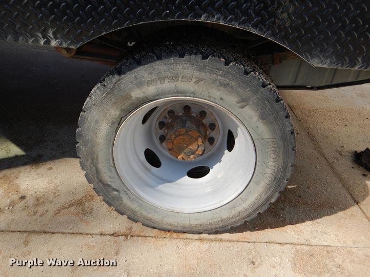 image for item DE0094 2008 Ford F550 Super Duty XL flatbed truck