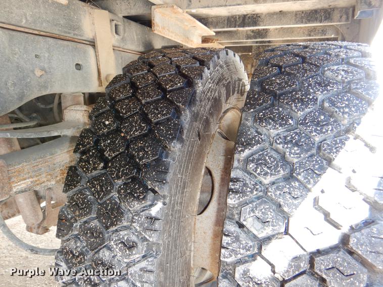 image for item DE0094 2008 Ford F550 Super Duty XL flatbed truck