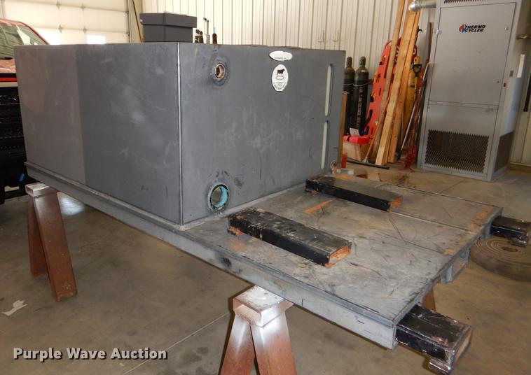 image for item DE0095 Poly tank