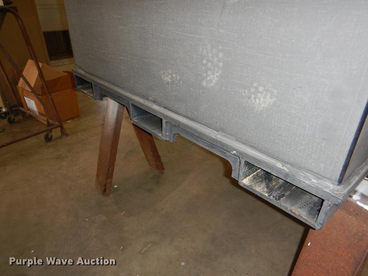 image for item DE0095 Poly tank