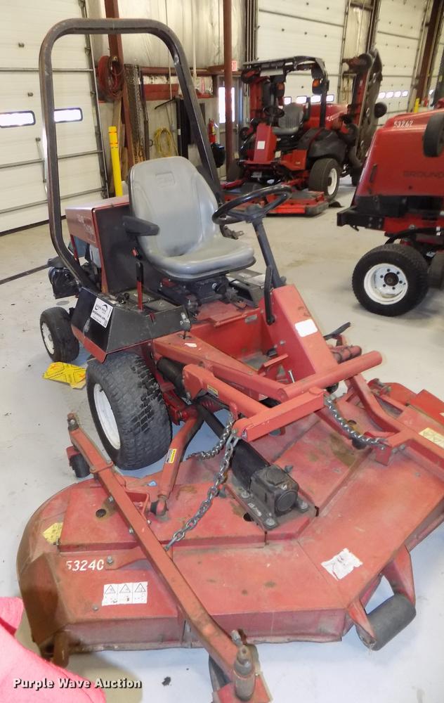 image for item DE7581 2006 Toro Ground Master 328D lawn mower