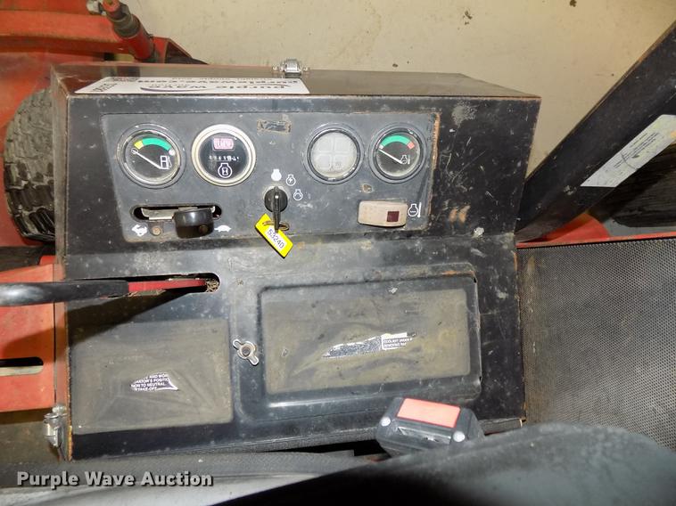 image for item DE7581 2006 Toro Ground Master 328D lawn mower