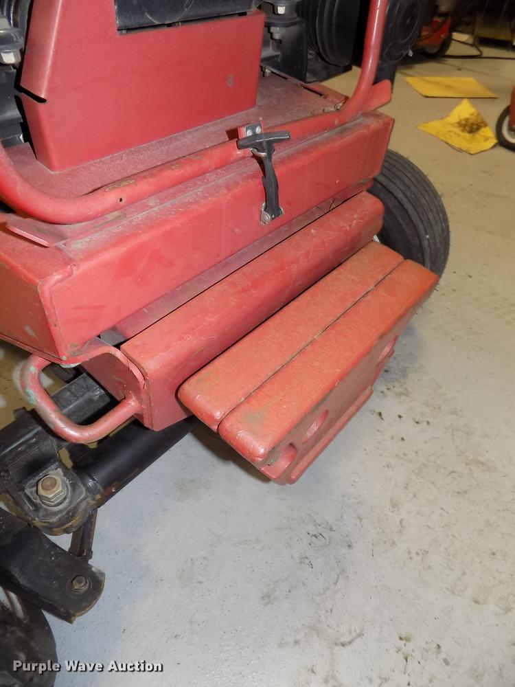 image for item DE7581 2006 Toro Ground Master 328D lawn mower