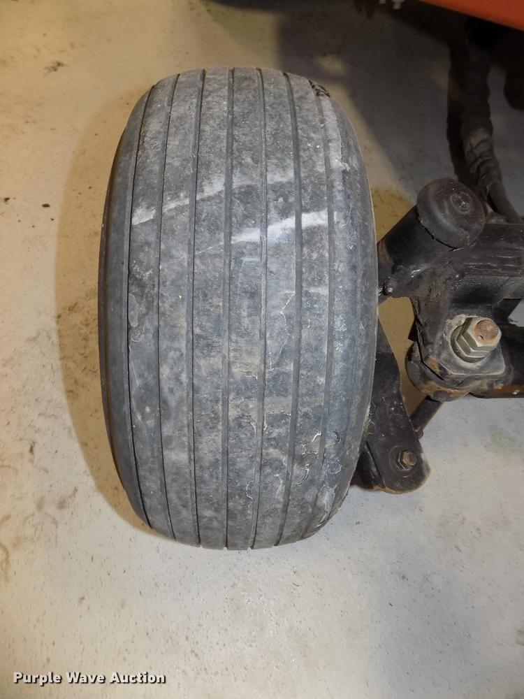 image for item DE7581 2006 Toro Ground Master 328D lawn mower