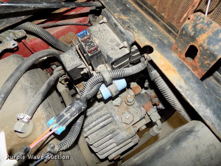 image for item DE7582 2005 Toro Groundsmaster 228D lawn mower