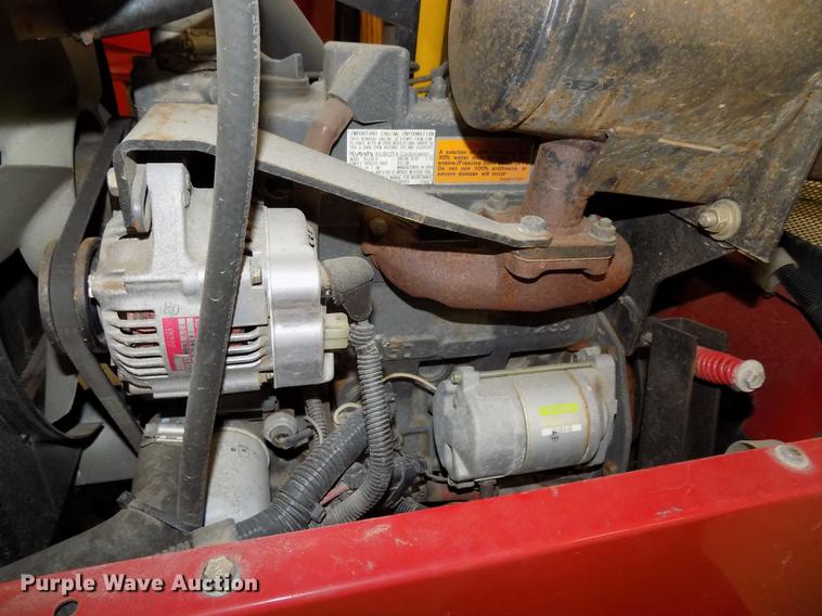 image for item DE7582 2005 Toro Groundsmaster 228D lawn mower