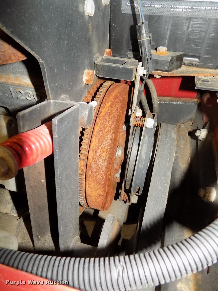 image for item DE7582 2005 Toro Groundsmaster 228D lawn mower