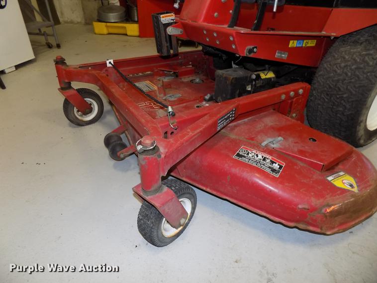 image for item DE7582 2005 Toro Groundsmaster 228D lawn mower