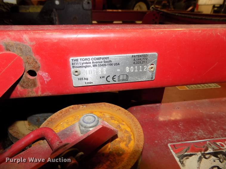 image for item DE7582 2005 Toro Groundsmaster 228D lawn mower