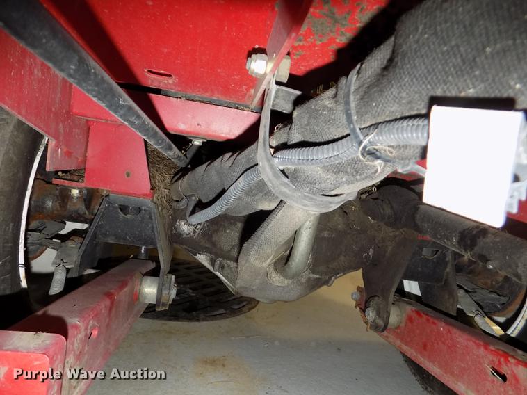 image for item DE7582 2005 Toro Groundsmaster 228D lawn mower