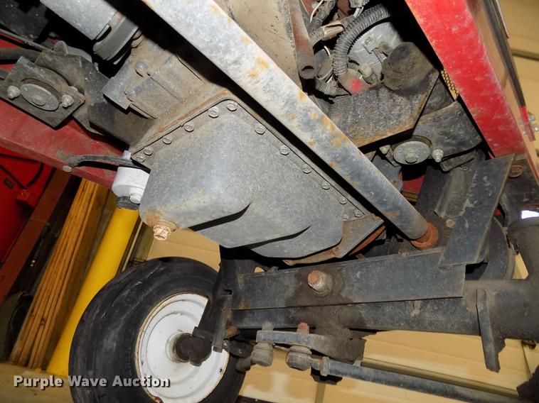 image for item DE7582 2005 Toro Groundsmaster 228D lawn mower