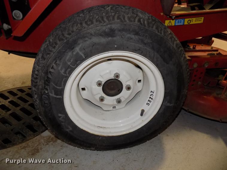 image for item DE7582 2005 Toro Groundsmaster 228D lawn mower