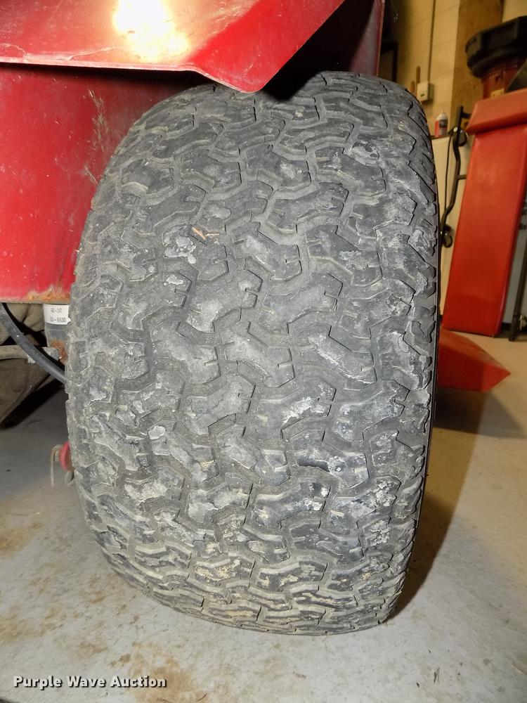 image for item DE7582 2005 Toro Groundsmaster 228D lawn mower