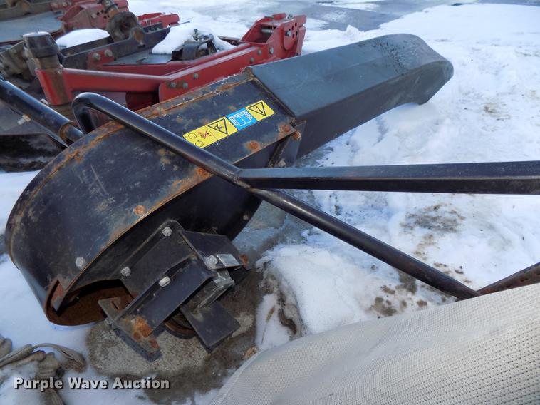 image for item DE7582 2005 Toro Groundsmaster 228D lawn mower