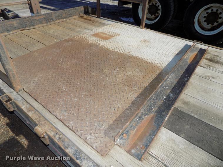 image for item DE7583 2002 Maclander 18TSLWB utility trailer