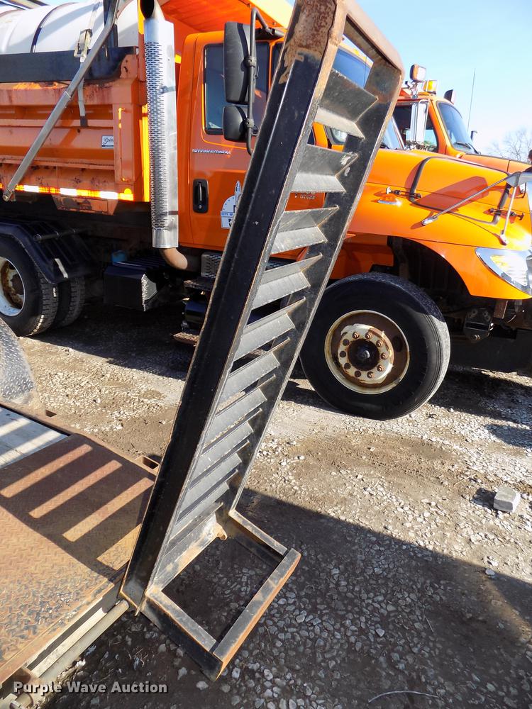 image for item DE7583 2002 Maclander 18TSLWB utility trailer