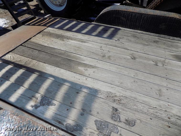 image for item DE7583 2002 Maclander 18TSLWB utility trailer