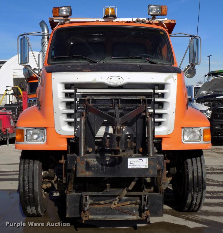 image for item DE7584 2001 Sterling L7500 dump truck