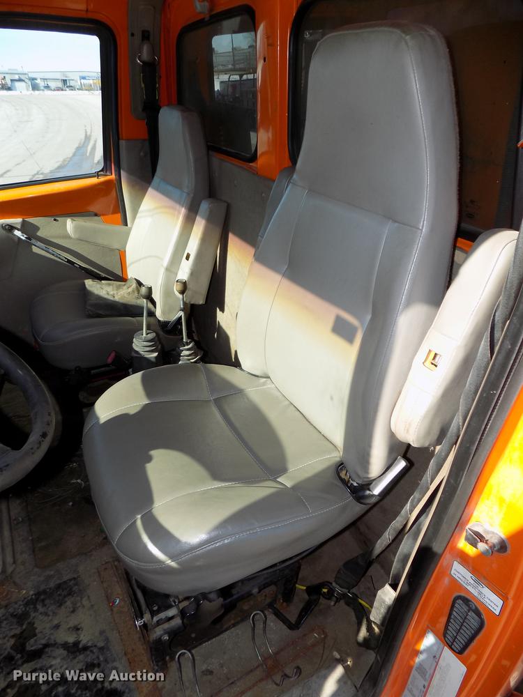 image for item DE7584 2001 Sterling L7500 dump truck