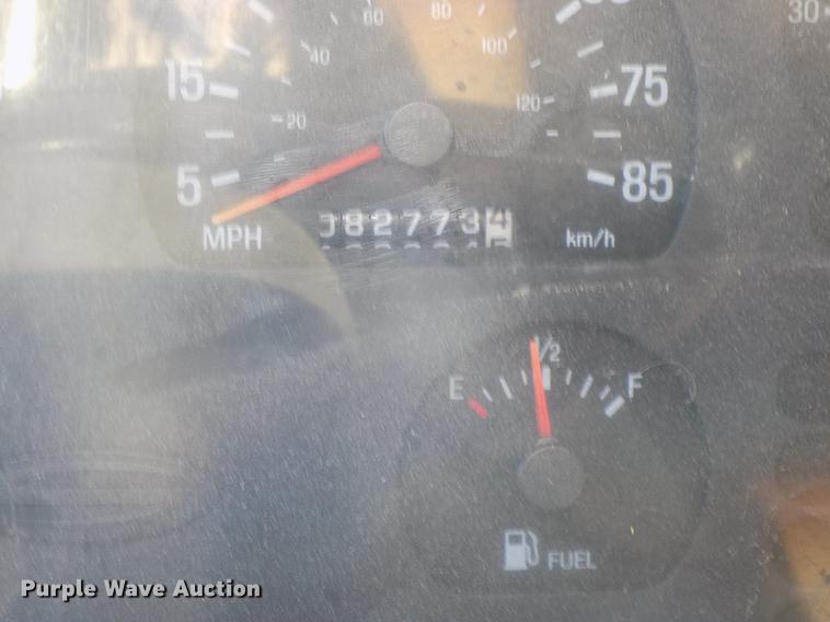 image for item DE7584 2001 Sterling L7500 dump truck