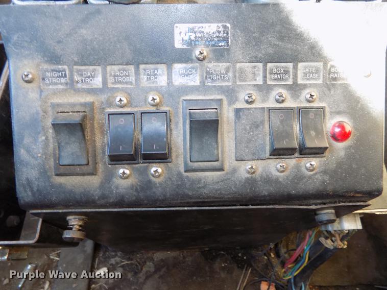 image for item DE7584 2001 Sterling L7500 dump truck