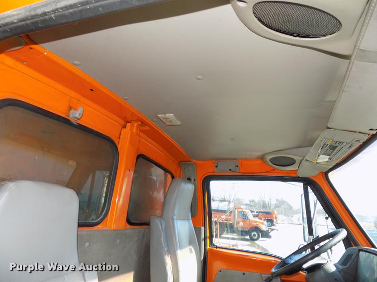 image for item DE7584 2001 Sterling L7500 dump truck