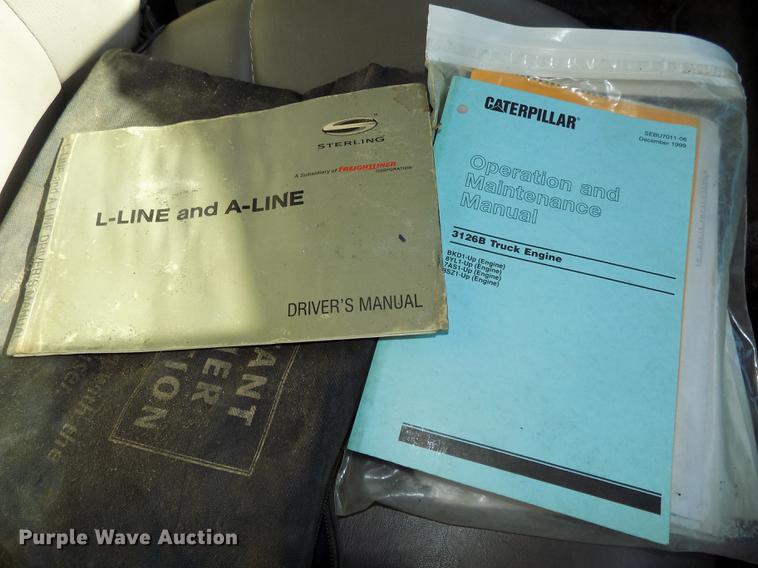 image for item DE7584 2001 Sterling L7500 dump truck