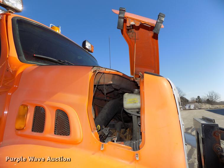 image for item DE7584 2001 Sterling L7500 dump truck