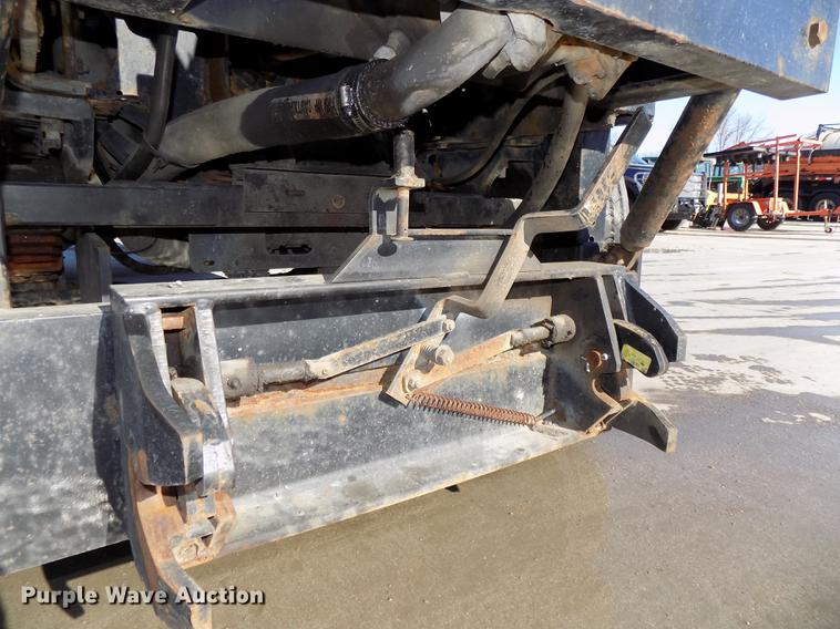 image for item DE7584 2001 Sterling L7500 dump truck