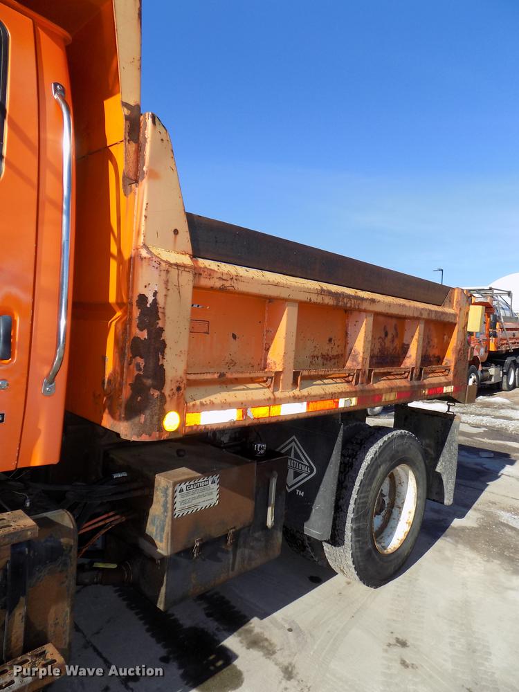 image for item DE7584 2001 Sterling L7500 dump truck