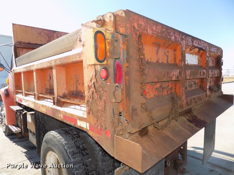 image for item DE7584 2001 Sterling L7500 dump truck