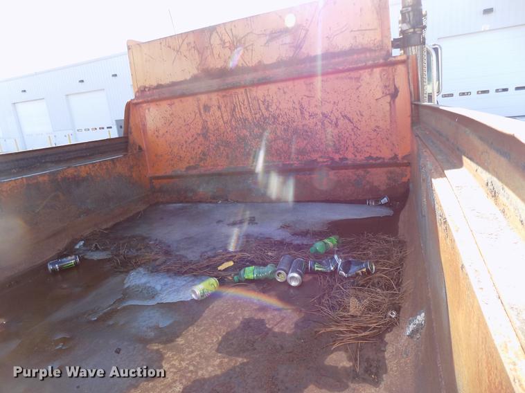 image for item DE7584 2001 Sterling L7500 dump truck