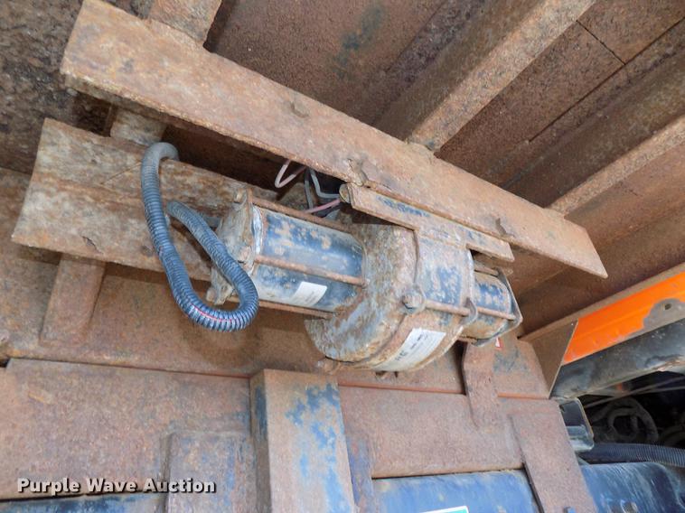 image for item DE7584 2001 Sterling L7500 dump truck