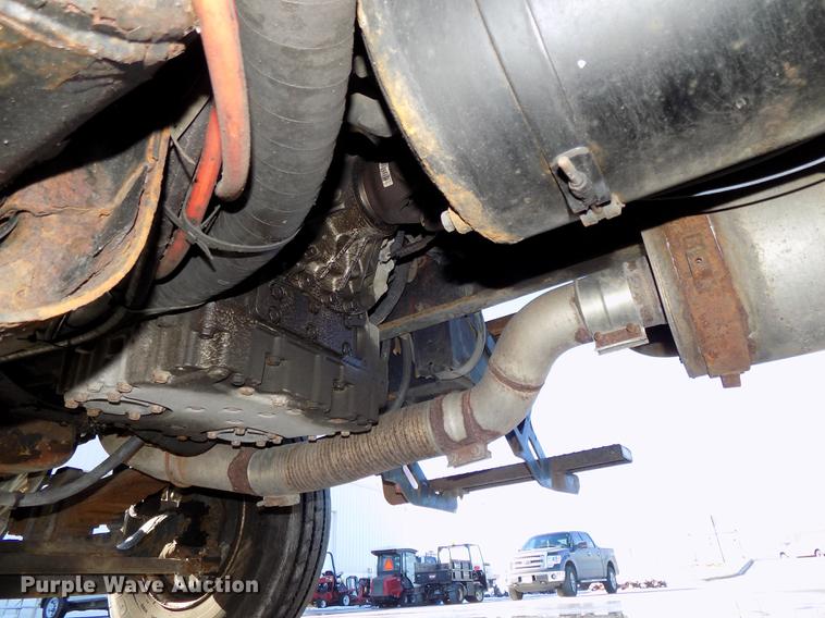 image for item DE7584 2001 Sterling L7500 dump truck