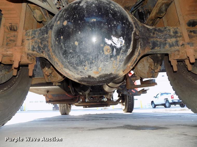 image for item DE7584 2001 Sterling L7500 dump truck