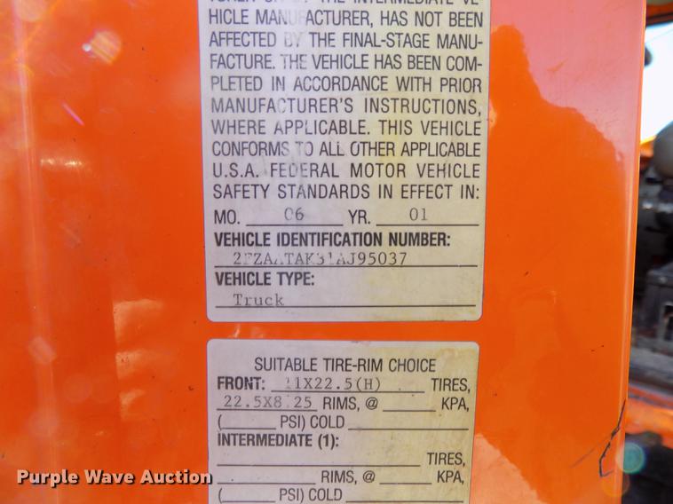 image for item DE7584 2001 Sterling L7500 dump truck