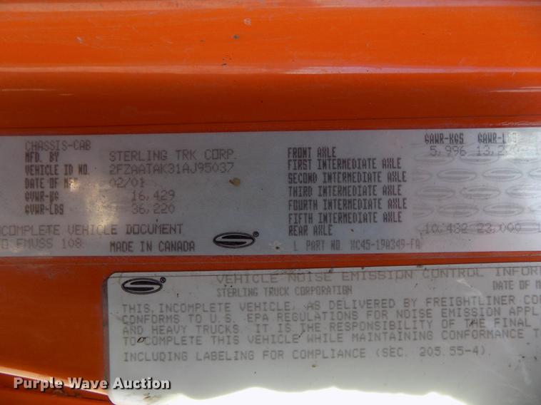 image for item DE7584 2001 Sterling L7500 dump truck