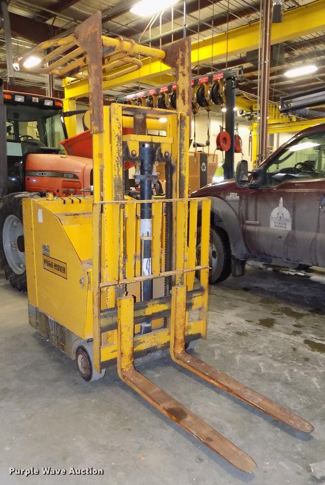 image for item DE7585 Prime Mover RC30 forklift