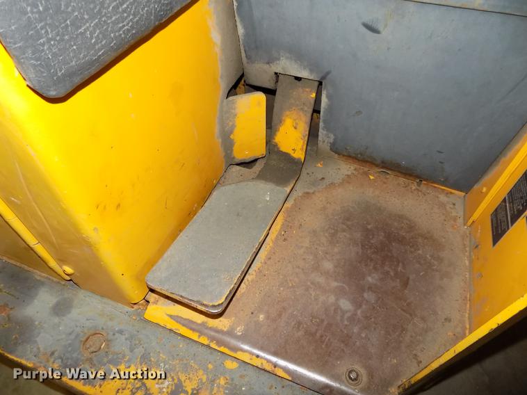 image for item DE7585 Prime Mover RC30 forklift