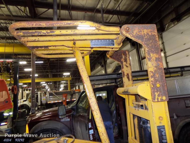 image for item DE7585 Prime Mover RC30 forklift