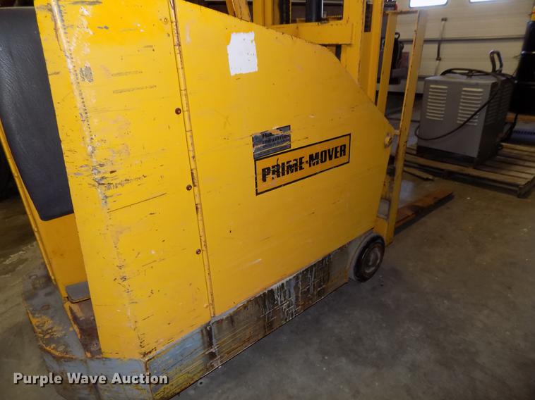 image for item DE7585 Prime Mover RC30 forklift