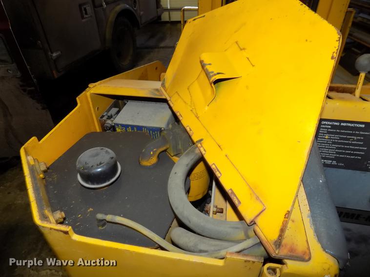 image for item DE7585 Prime Mover RC30 forklift