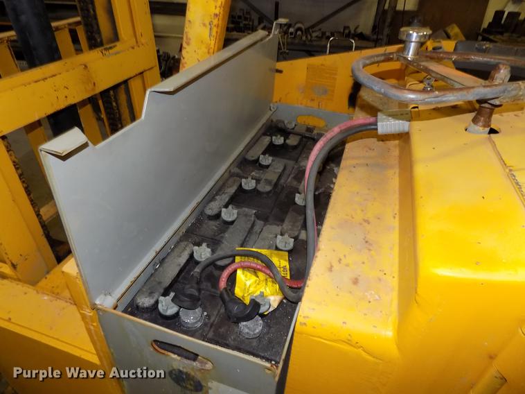 image for item DE7585 Prime Mover RC30 forklift