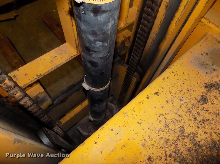 image for item DE7585 Prime Mover RC30 forklift