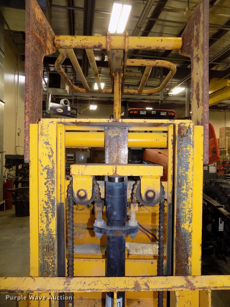 image for item DE7585 Prime Mover RC30 forklift