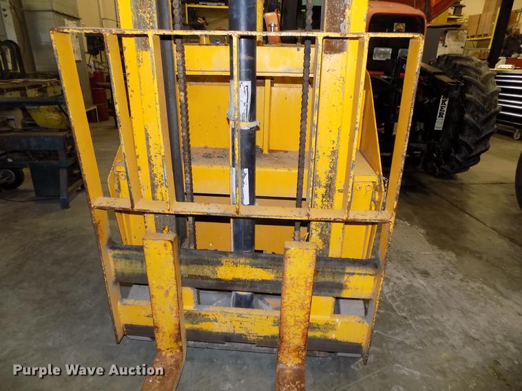 image for item DE7585 Prime Mover RC30 forklift