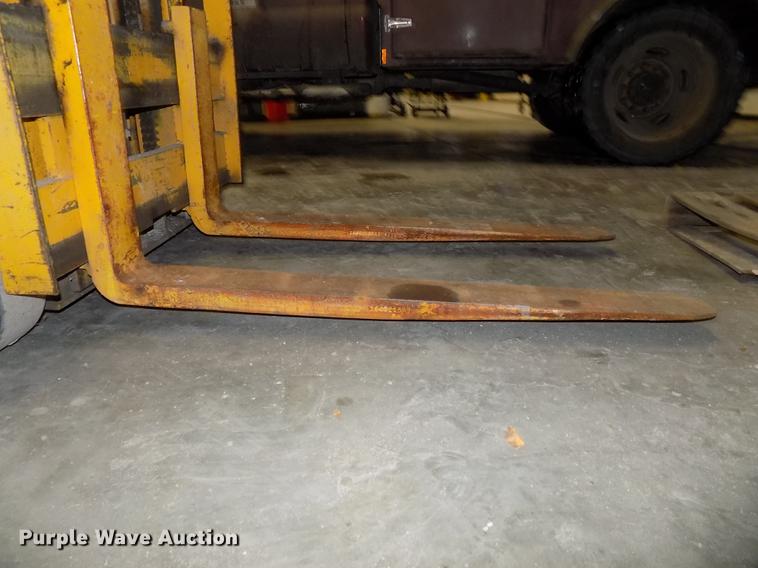 image for item DE7585 Prime Mover RC30 forklift