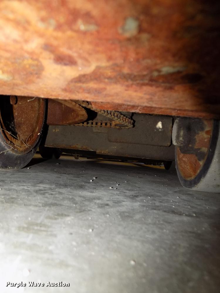 image for item DE7585 Prime Mover RC30 forklift