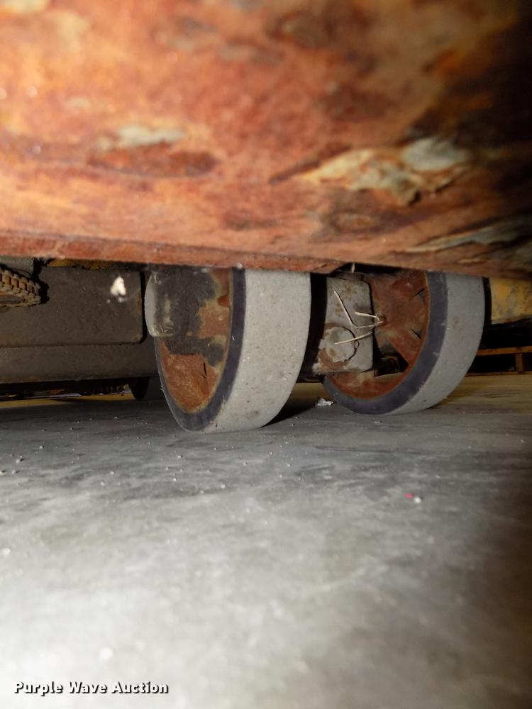 image for item DE7585 Prime Mover RC30 forklift