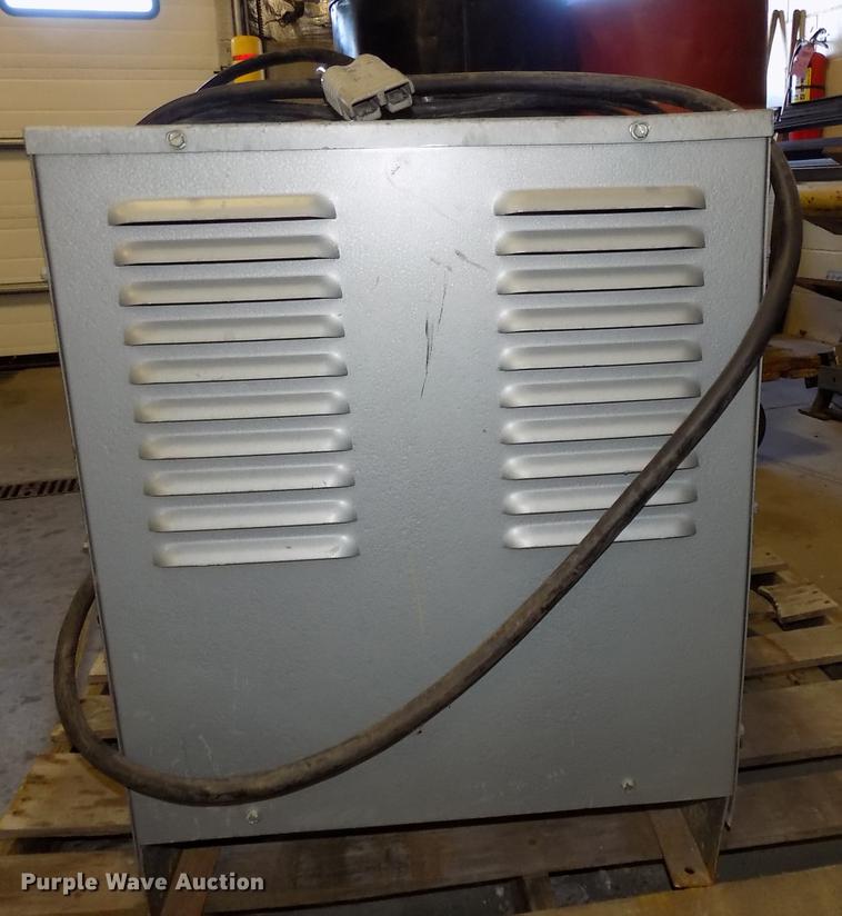 image for item DE7585 Prime Mover RC30 forklift